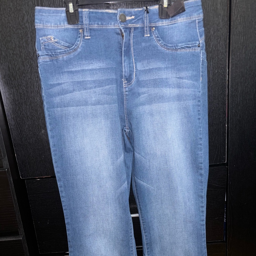 Women’s Flare Jeans YMI - Picture 4 of 5
